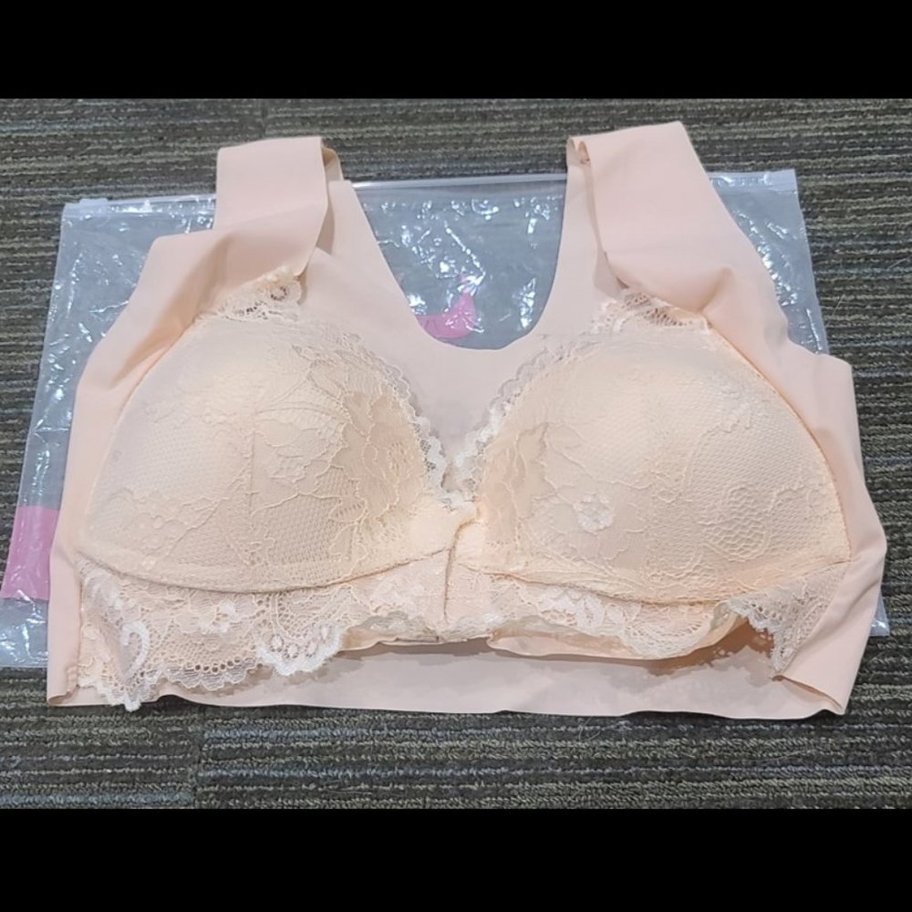 NWT Peach Lace Bra With Front Hook & Eye Closure By Fashion Bar